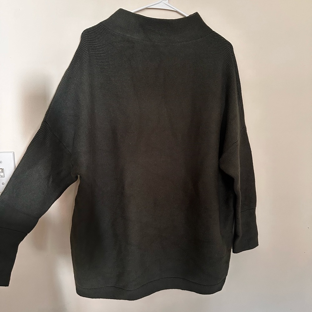 3/$30 ✨ Olive Green Women's Sweater